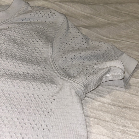 Lululemon Swiftly Breathe White Short Sleeve - Picture 7 of 16